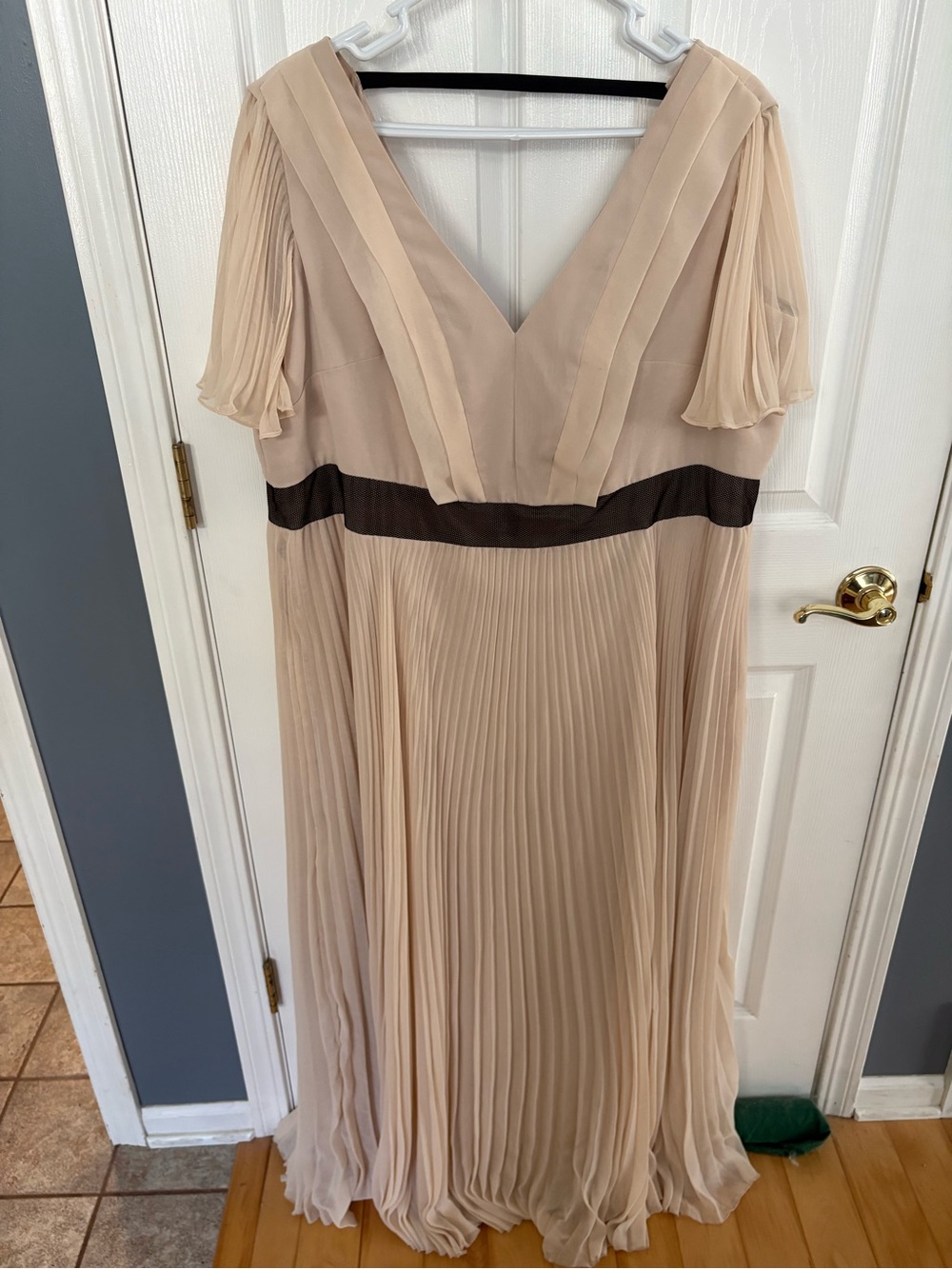 Pleated V-Neck Beige Plus Size Evening Gown with Contrast Waist